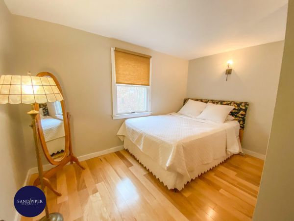 Cape Cod Home 994980