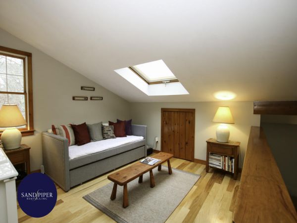 Cape Cod Home 994980