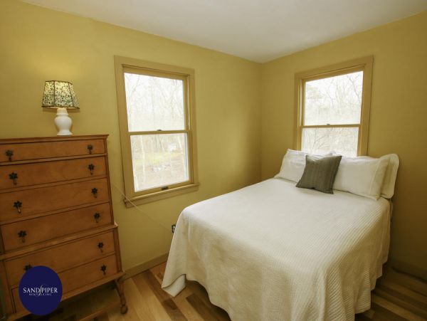 Cape Cod Home 994980