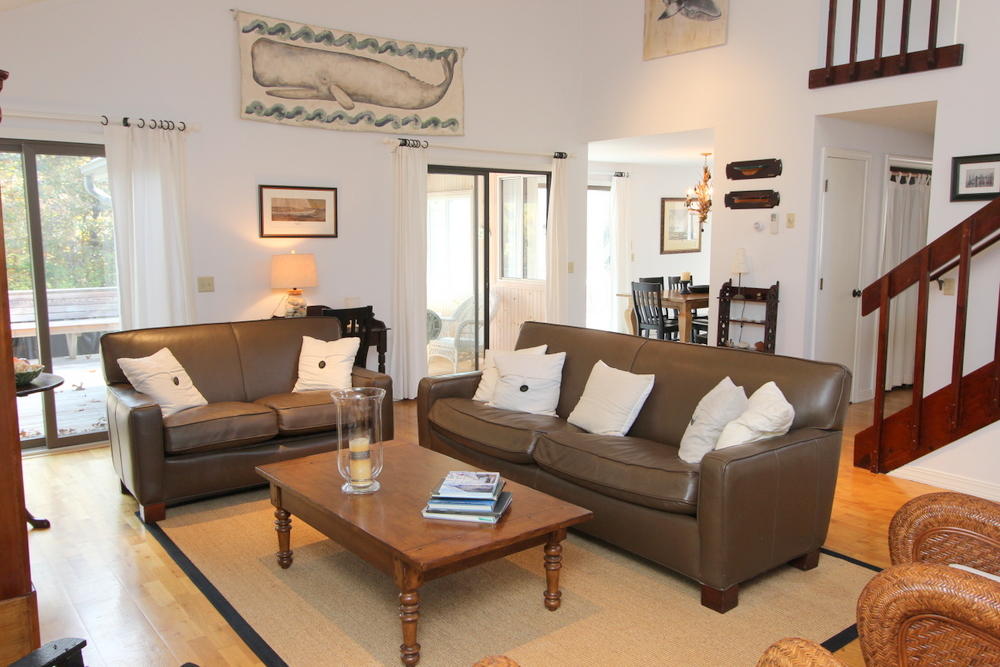 Cape Cod Home 994982