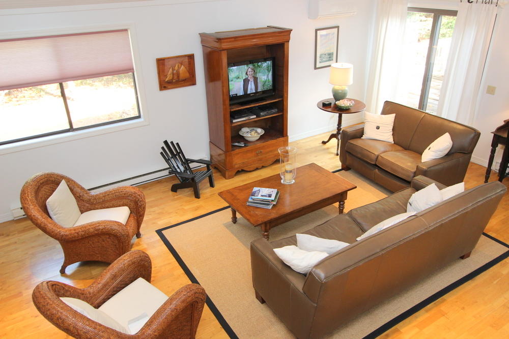 Cape Cod Home 994982