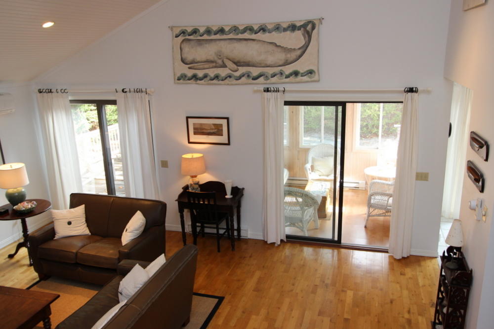 Cape Cod Home 994982