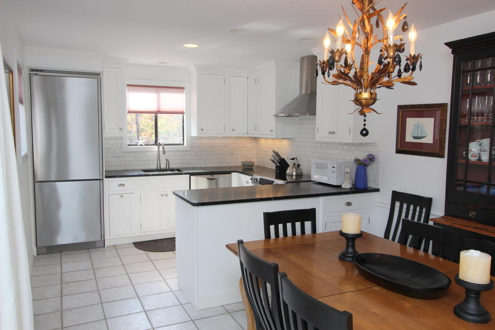 Cape Cod Home 994982