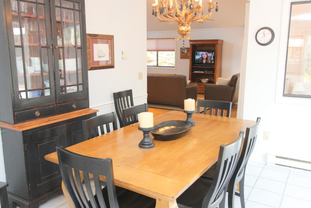 Cape Cod Home 994982
