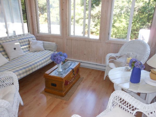 Cape Cod Home 994982