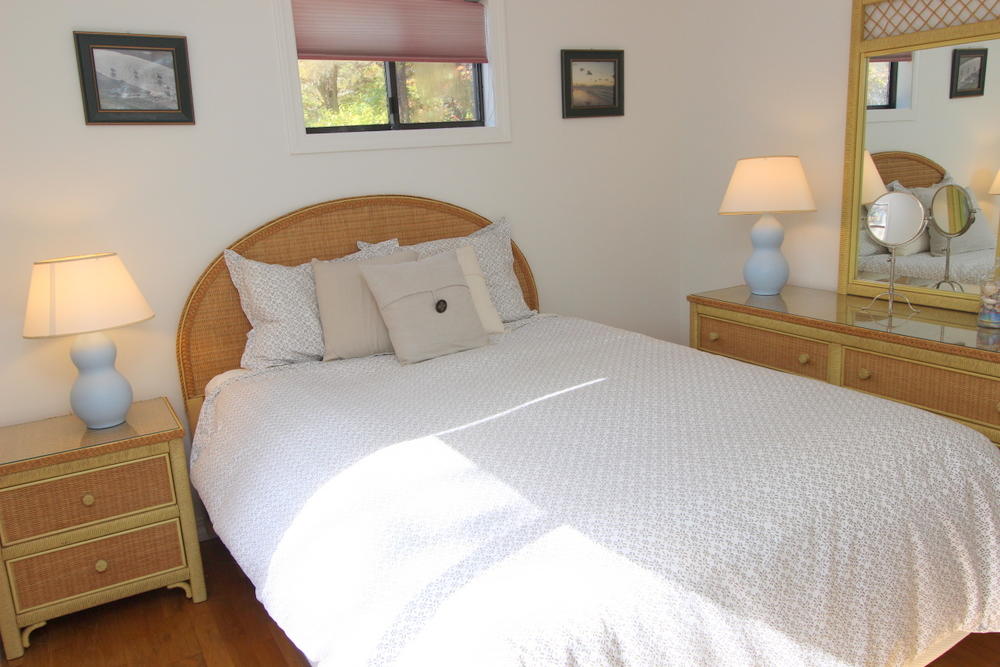 Cape Cod Home 994982