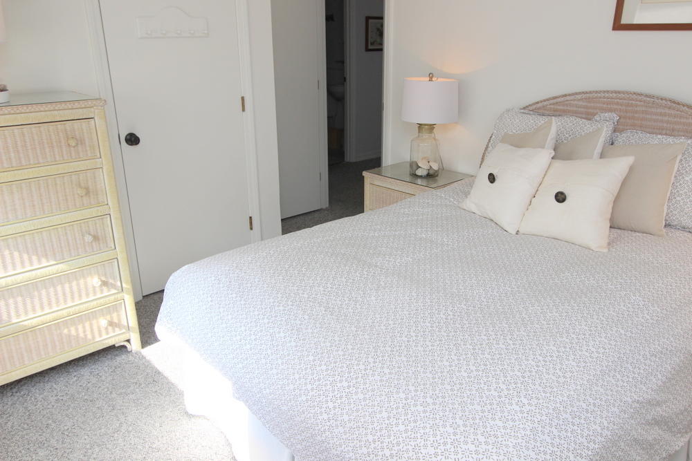 Cape Cod Home 994982