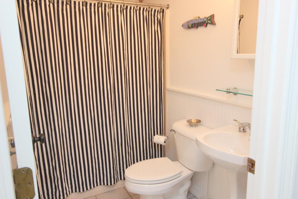 Cape Cod Home 994982