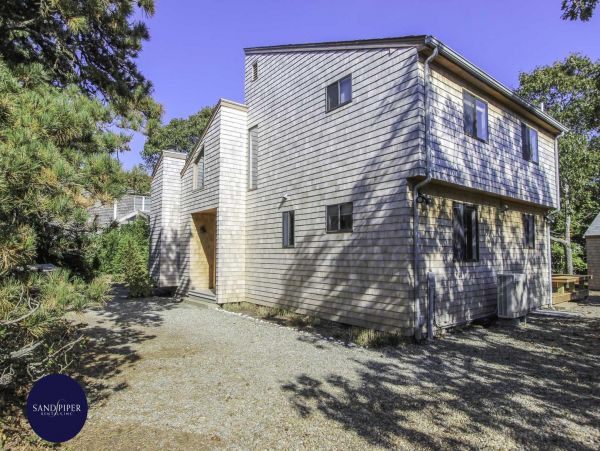 Cape Cod Home 994982