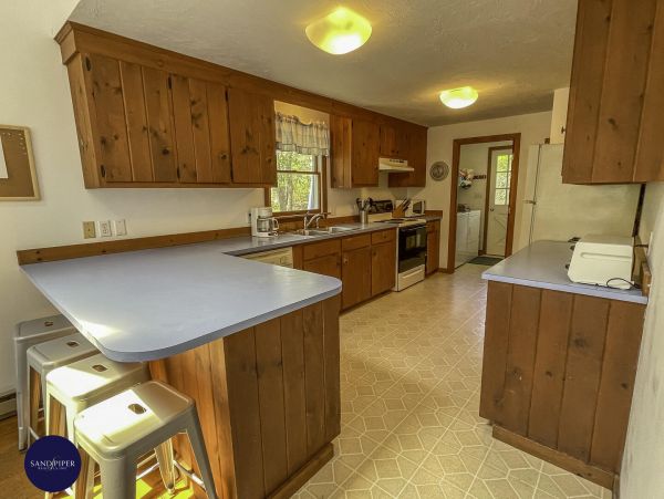 Cape Cod Home 994983