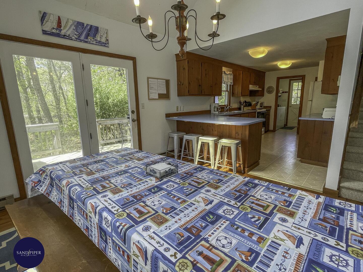 Cape Cod Home 994983