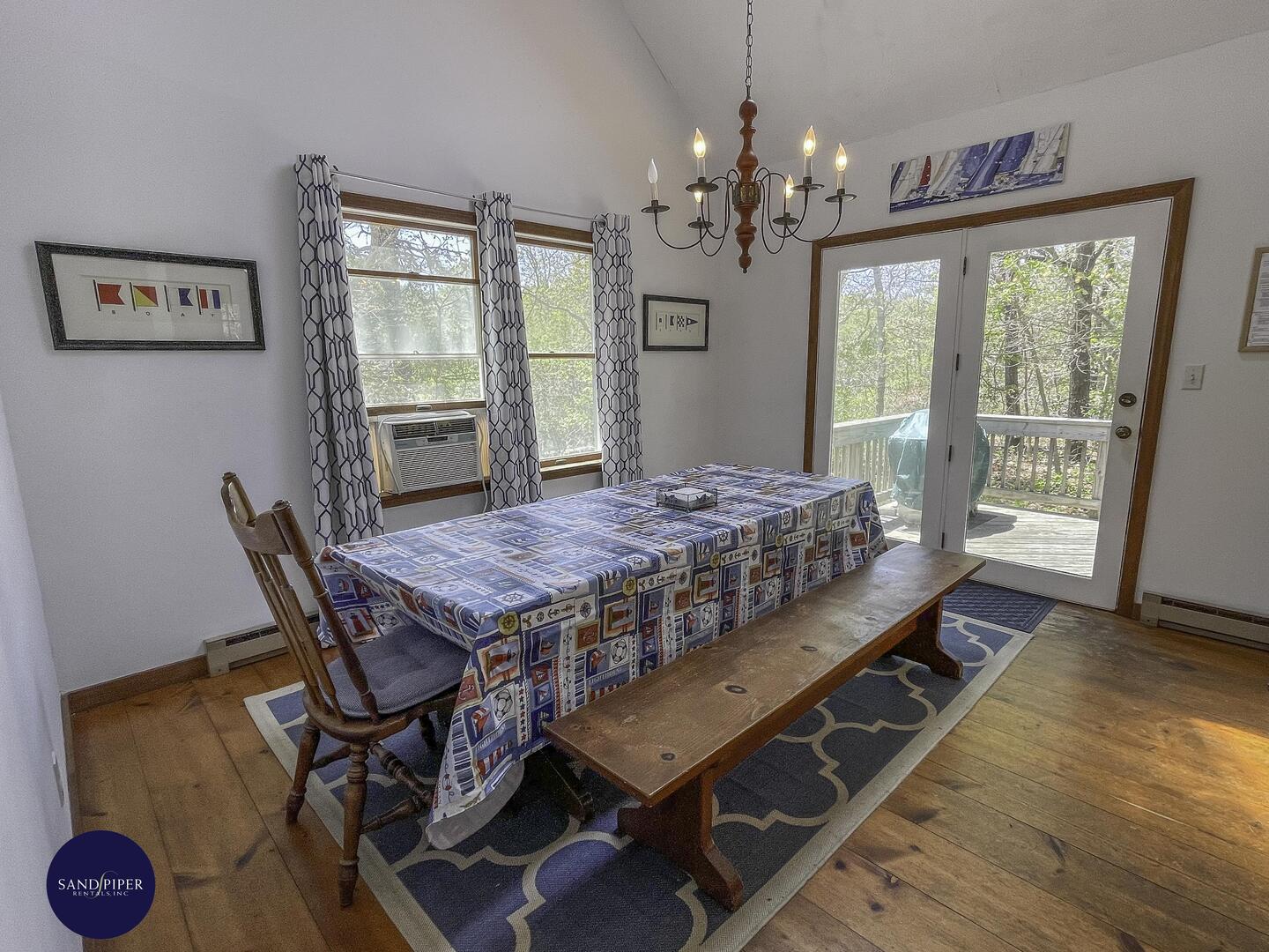 Cape Cod Home 994983