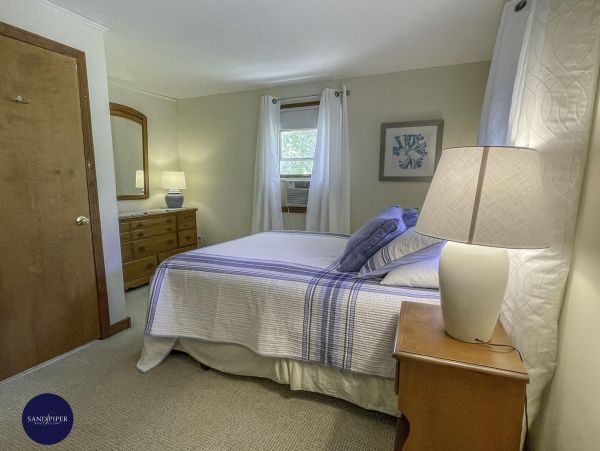 Cape Cod Home 994983