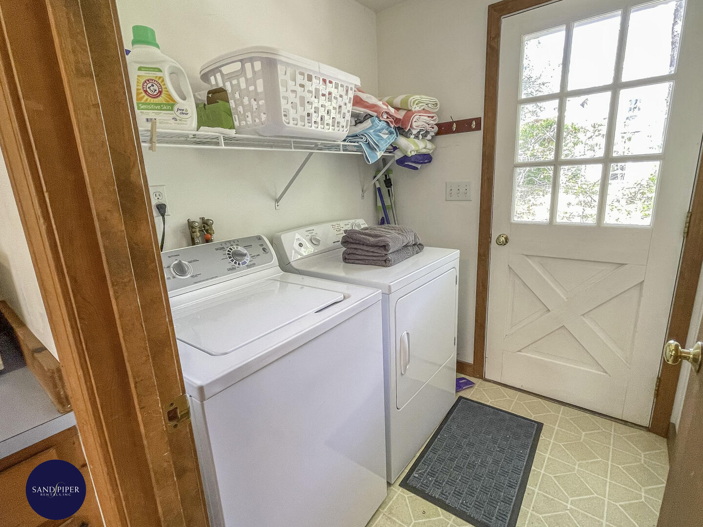 Cape Cod Home 994983