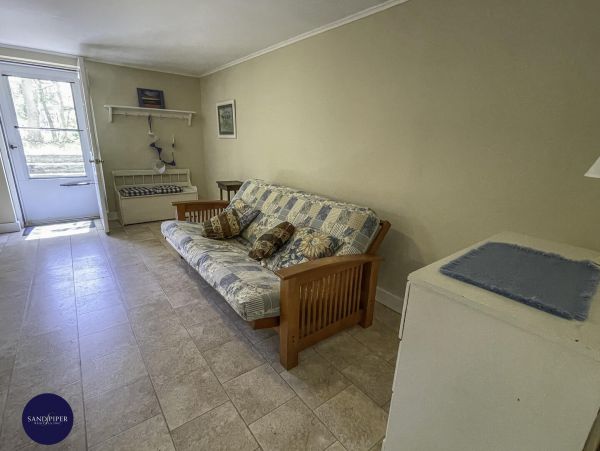 Cape Cod Home 994983
