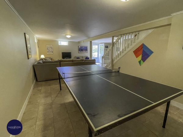 Cape Cod Home 994983