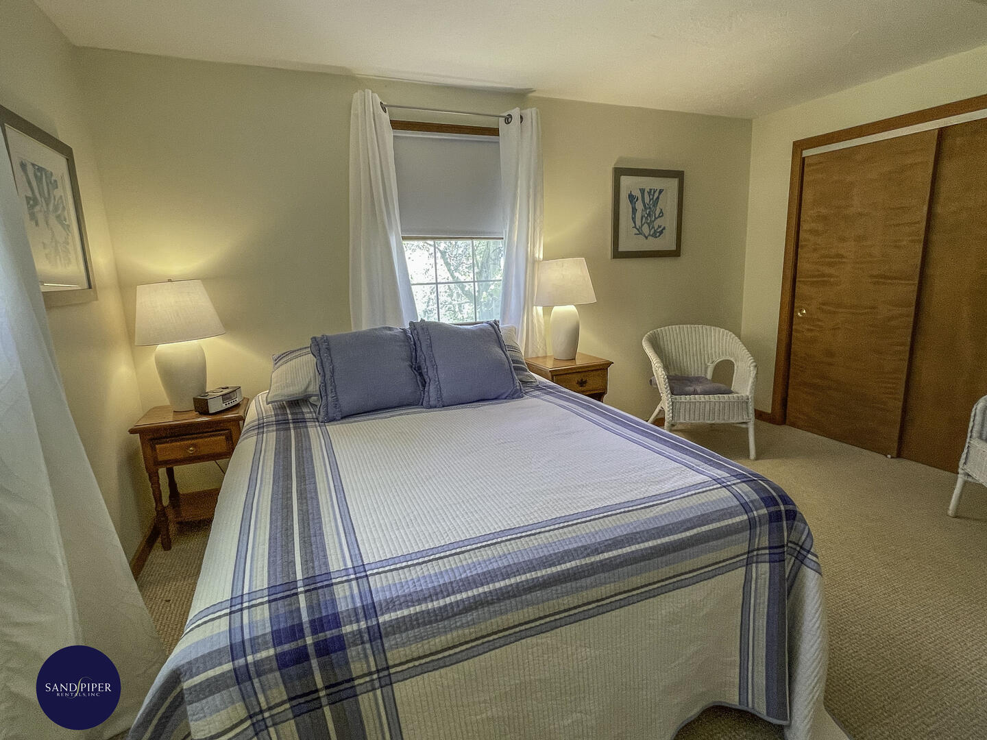 Cape Cod Home 994983