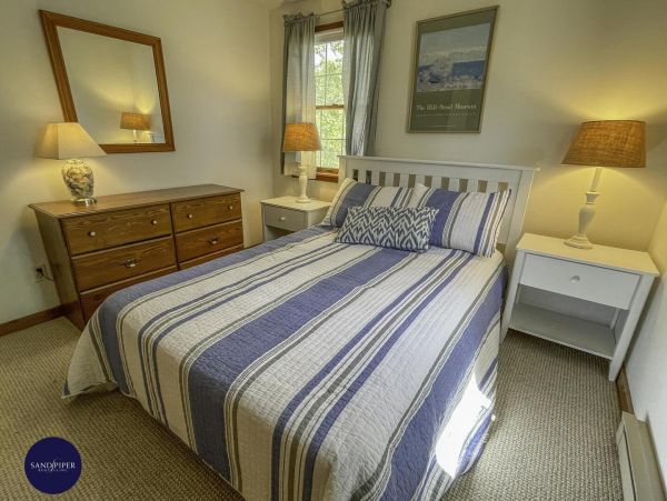 Cape Cod Home 994983