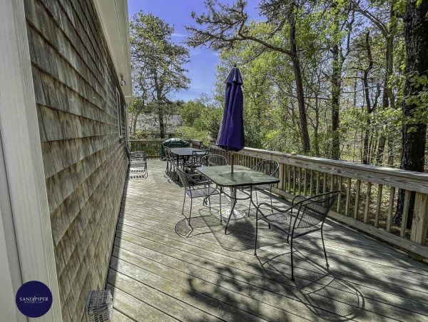 Cape Cod Home 994983