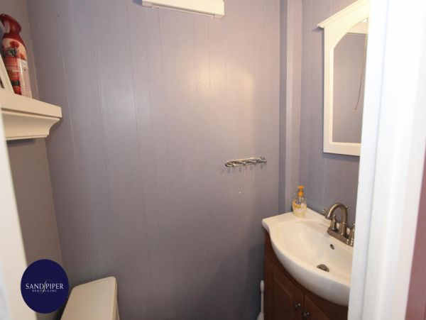 Cape Cod Home 994984