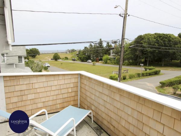 Cape Cod Home 994984