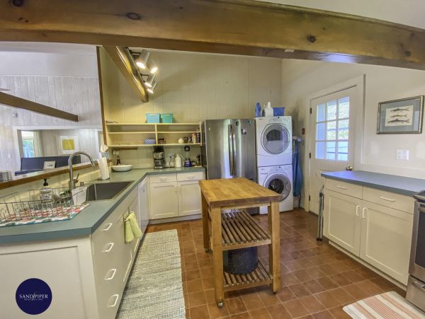 Cape Cod Home 994985