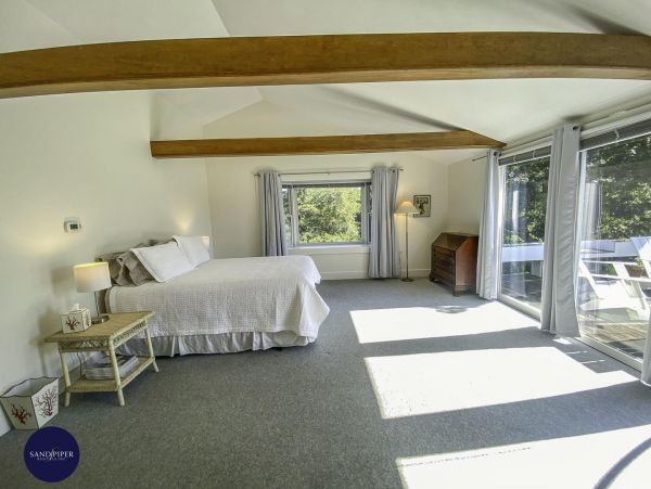 Cape Cod Home 994985