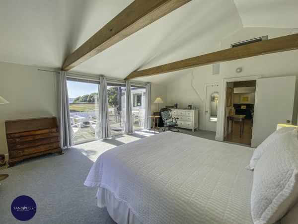 Cape Cod Home 994985