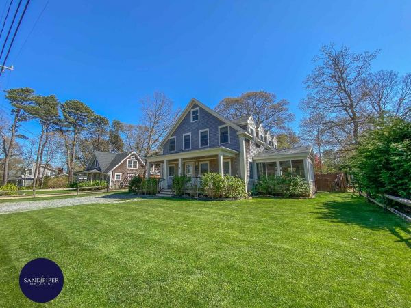 Cape Cod Home 994986