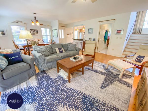 Cape Cod Home 994986