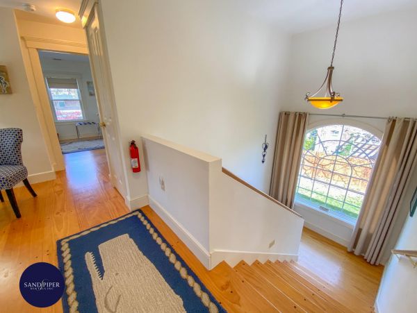 Cape Cod Home 994986