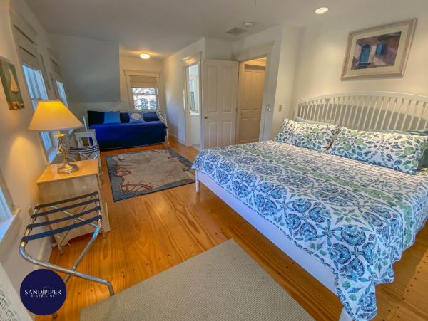 Cape Cod Home 994986