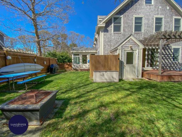Cape Cod Home 994986