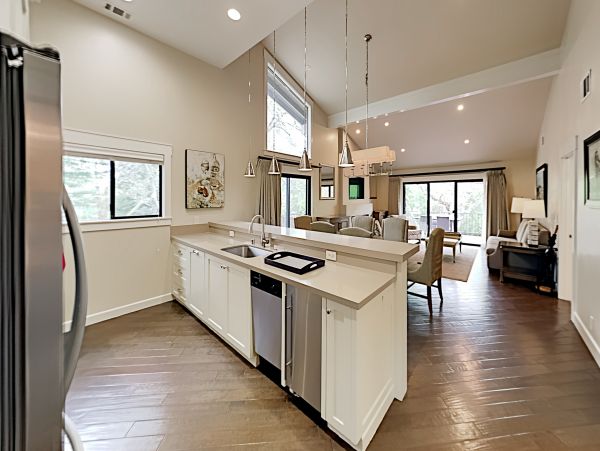 Napa Valley Vacation Condo Communal Pool Sleeps 6 Guests