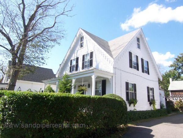 Cape Cod Home 994988