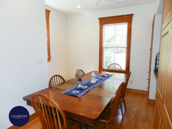 Cape Cod Home 994988