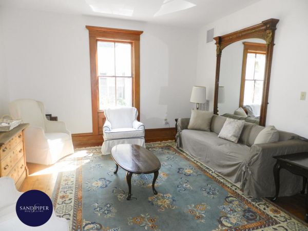 Cape Cod Home 994988