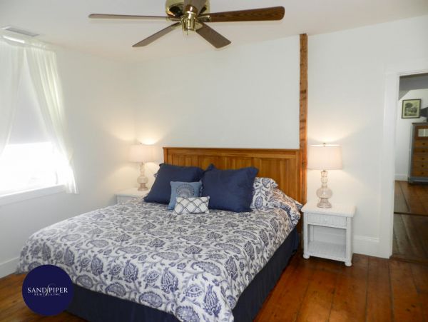 Cape Cod Home 994988