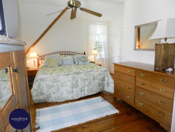 Cape Cod Home 994988