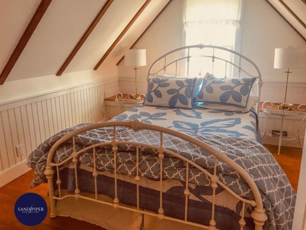 Cape Cod Home 994988