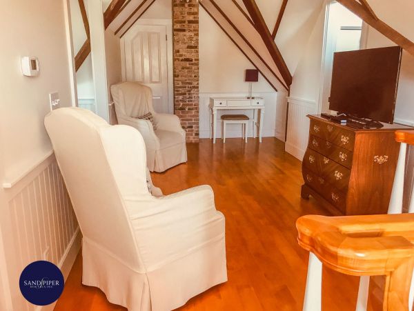 Cape Cod Home 994988