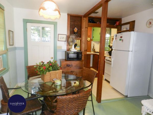 Cape Cod Home 994988