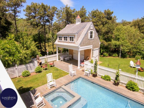 Cape Cod Home 994989
