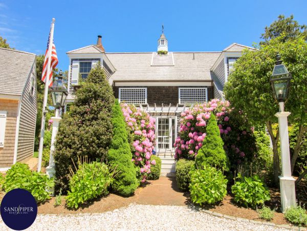 Cape Cod Home 994989
