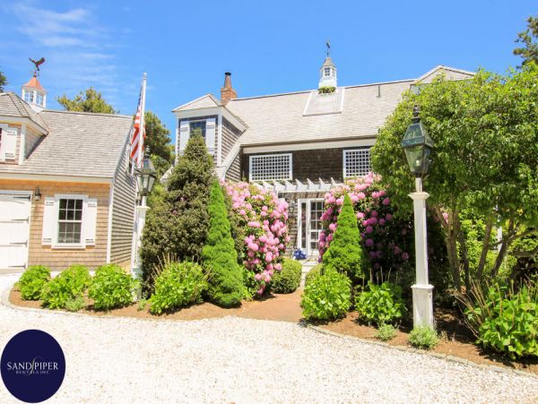 Cape Cod Home 994989
