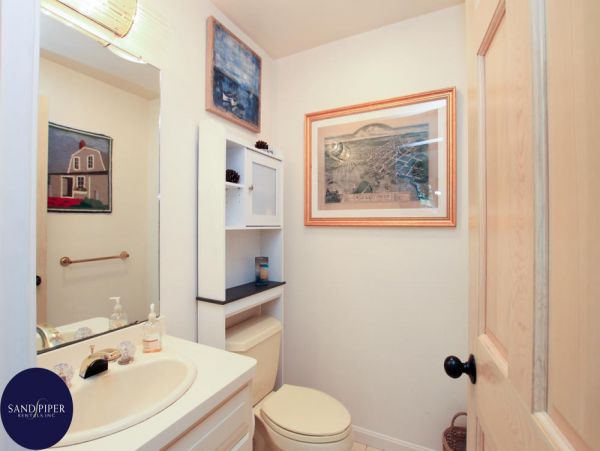 Cape Cod Home 994989
