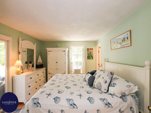 Cape Cod Home 994989