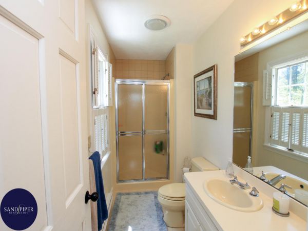 Cape Cod Home 994989