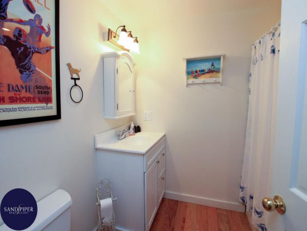 Cape Cod Home 994989