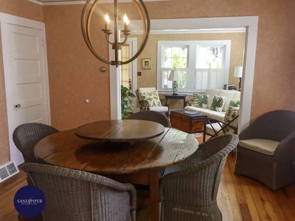Cape Cod Home 994990